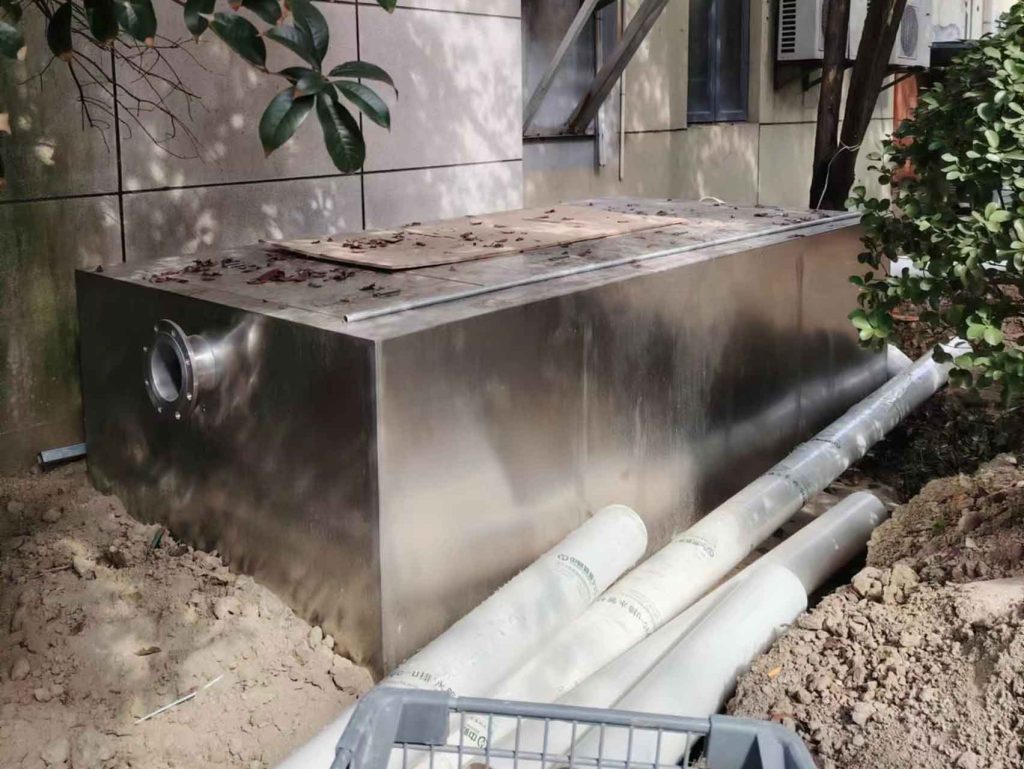 寶山紅太陽(yáng)商業(yè)廣場(chǎng)地埋式油水分離器